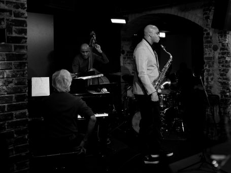 Wayne Escoffery (Saxofon), Ugonna Okegwo (Bass), David Kikoski (Piano),  Mark Whitfield Jr. (Schlagzeug)