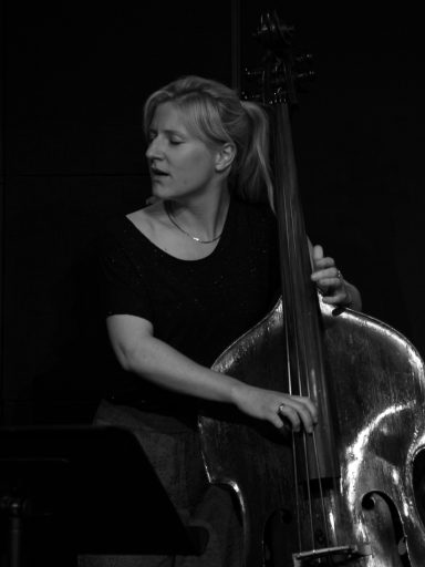 Lisa Wulff (Bass), Gabriel Coburger (Saxofon, Querflöte), Valentin Renner  (Schlagzeug)